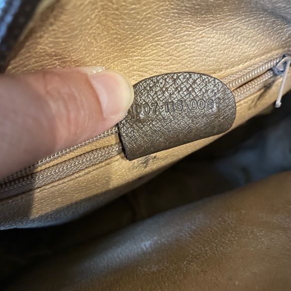 Vintage Gucci Canteen Crossbody - ➡️ main callout strap stays curled ⬅️ - Picture 9 of 14